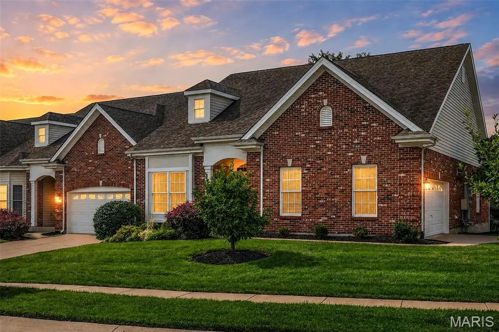 2424 Clayton Pointe CT, Chesterfield, MO 63017