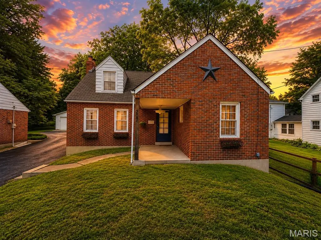 207 Tiffin AVE, Ferguson, MO 63135