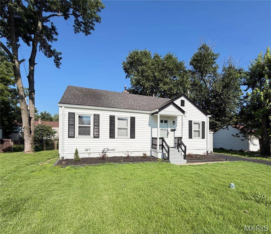3575 Saint Joachim LN, St Ann, MO 63074