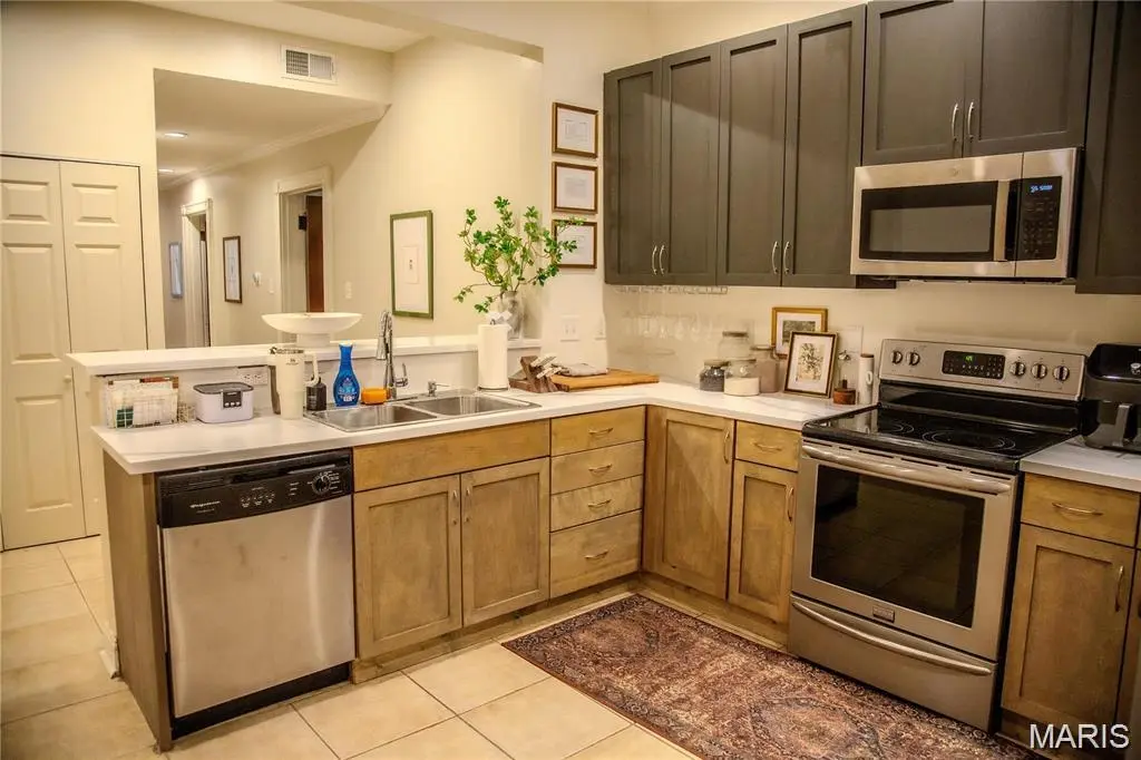 4401 McPherson AVE #1W, St Louis, MO 63108