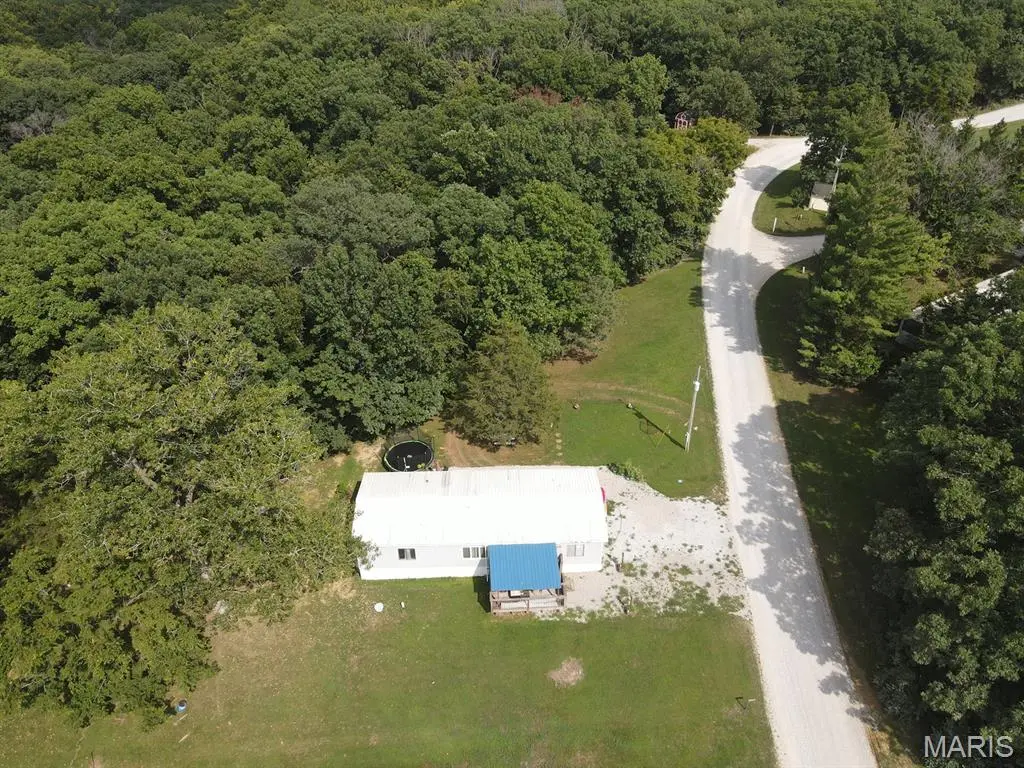 28567 Comanche TRL, Canton, MO 63435
