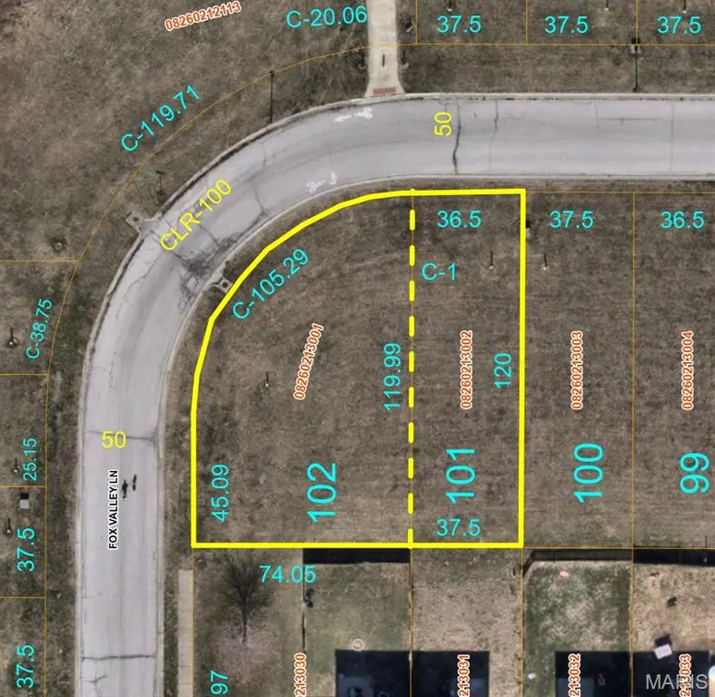 2004/2000 Camrose Green ST, Belleville, IL 62220
