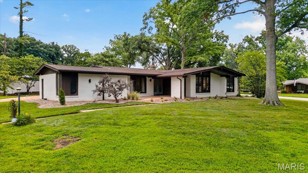 401 Andover LN, Ballwin, MO 63011