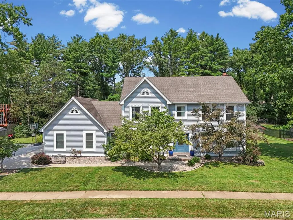 243 W Manor DR, Chesterfield, MO 63017
