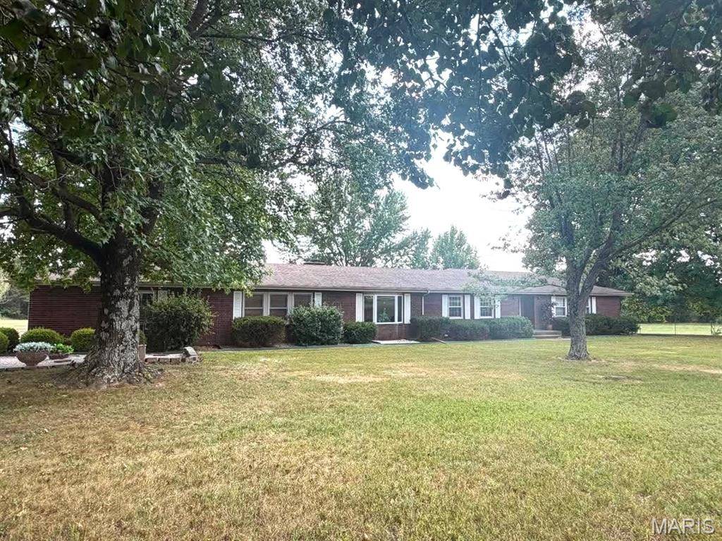 17202 HIGHWAY 64, Lebanon, MO 65536