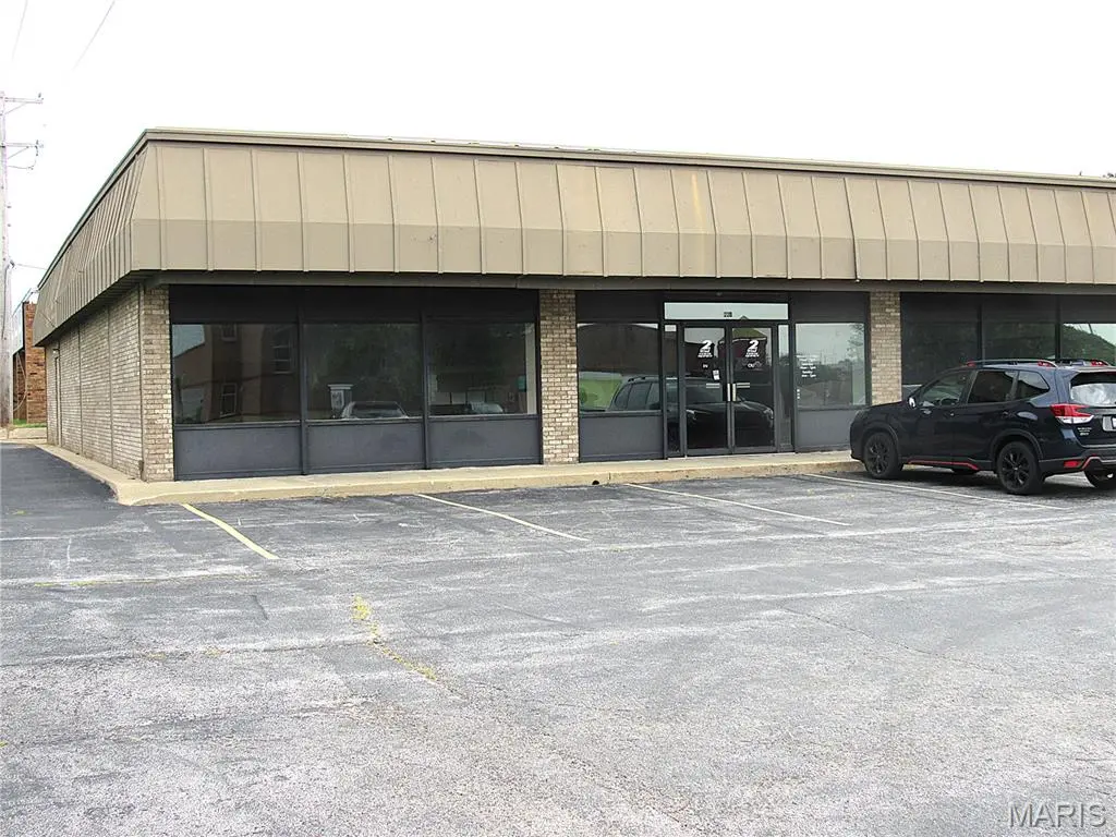 220 Regional DR, Alton, IL 62002