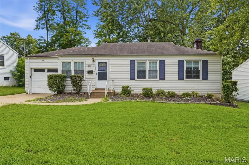 1134 Roxton DR, St Louis, MO 63137