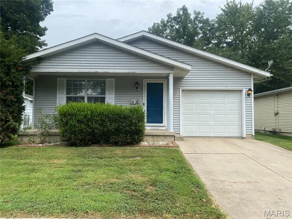 705 E Main ST, Greenville, IL 62246