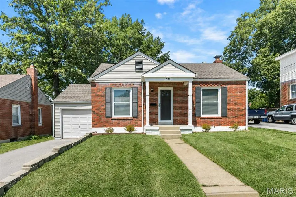 9217 Seneca LN, Overland, MO 63114