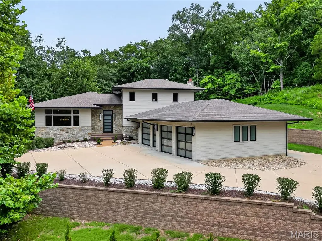 19256 Saint Albans Forest LN, Wildwood, MO 63038