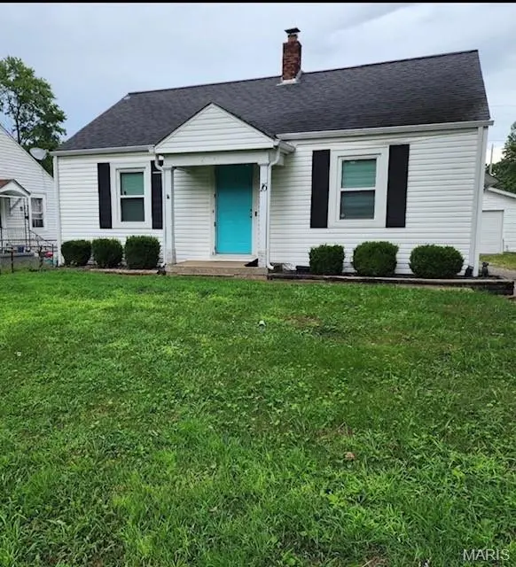 16 Roselawn AVE, Fairview Heights, IL 62208