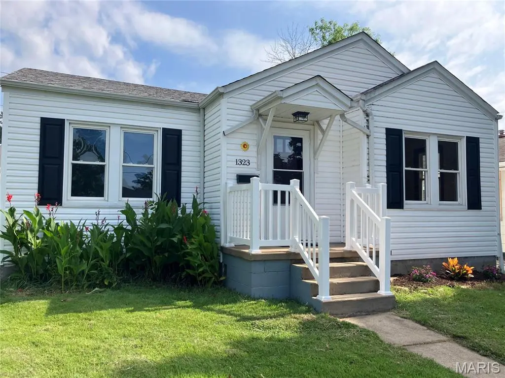 1323 E 6th ST, Washington, MO 63090