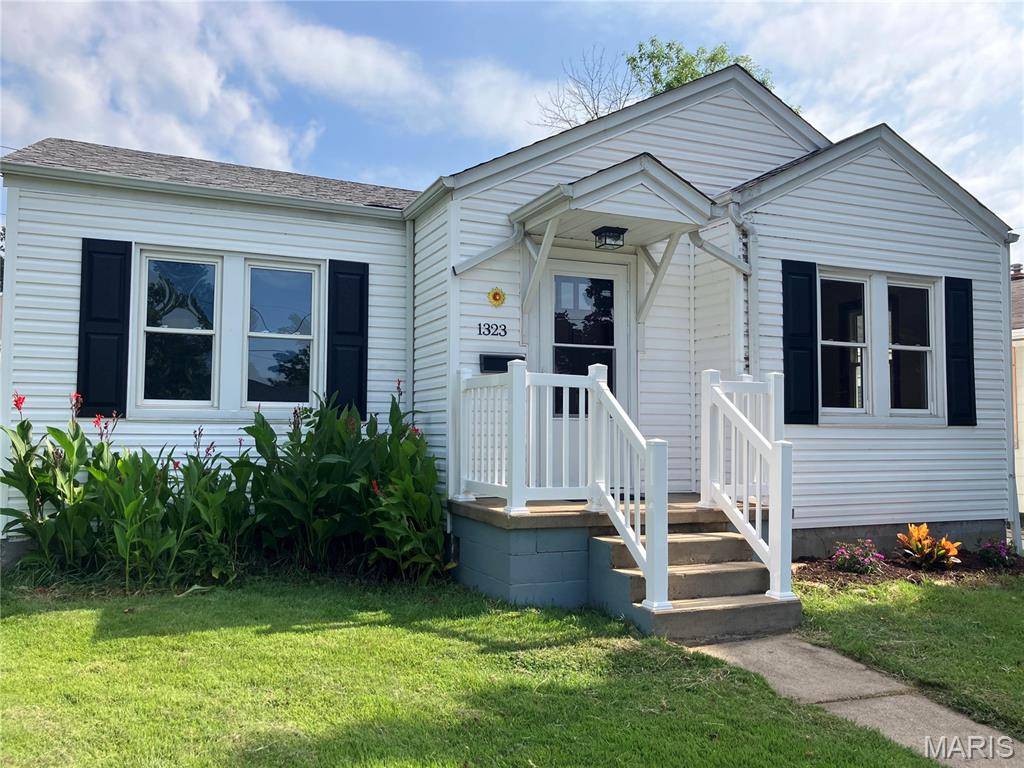 1323 E 6th ST, Washington, MO 63090