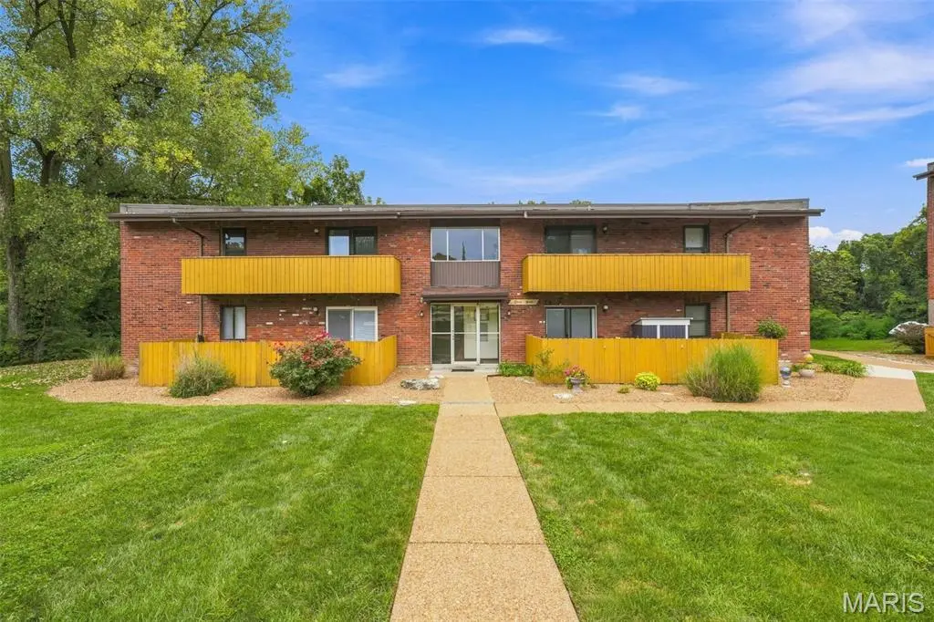 1190 Calley DR #A, St Louis, MO 63125
