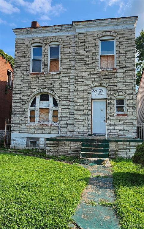5204 Ridge AVE, St Louis, MO 63113