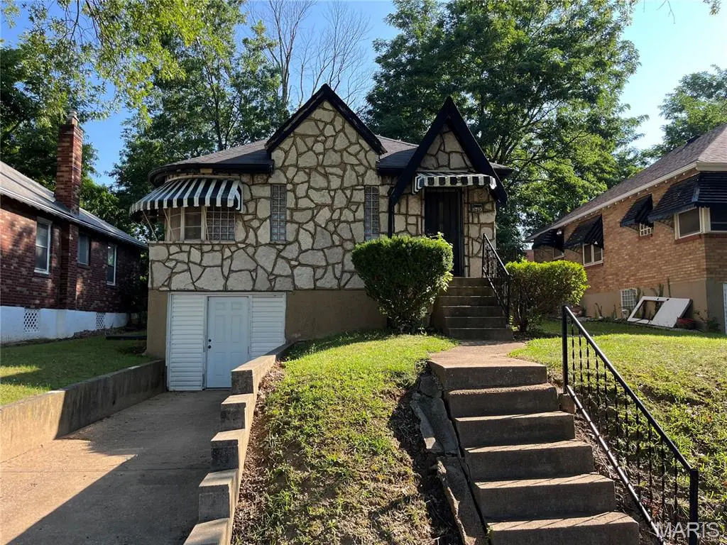 6735 Edison AVE, St Louis, MO 63121