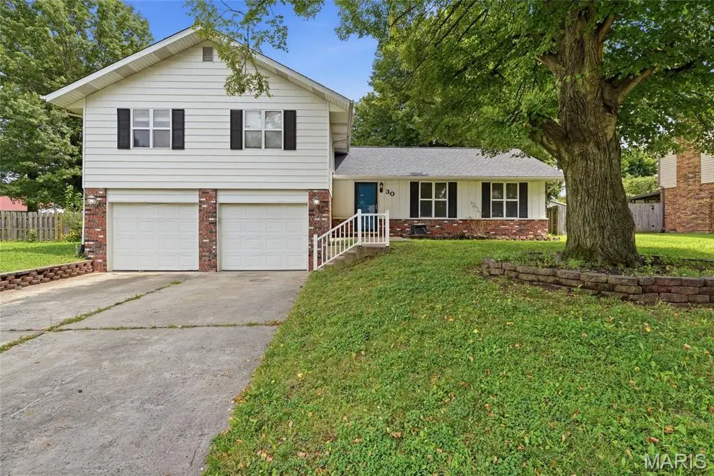 30 Mar Jacques DR, Belleville, IL 62226