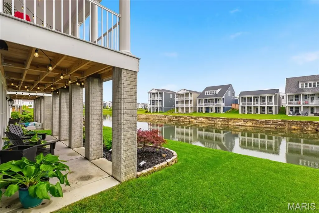 1064 Dyess WAY, St Charles, MO 63301