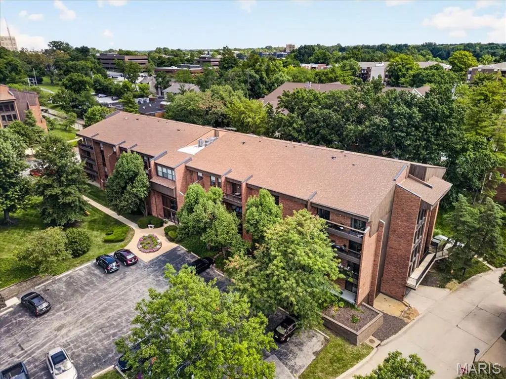 550 Coeur De Royale DR #404, St Louis, MO 63141