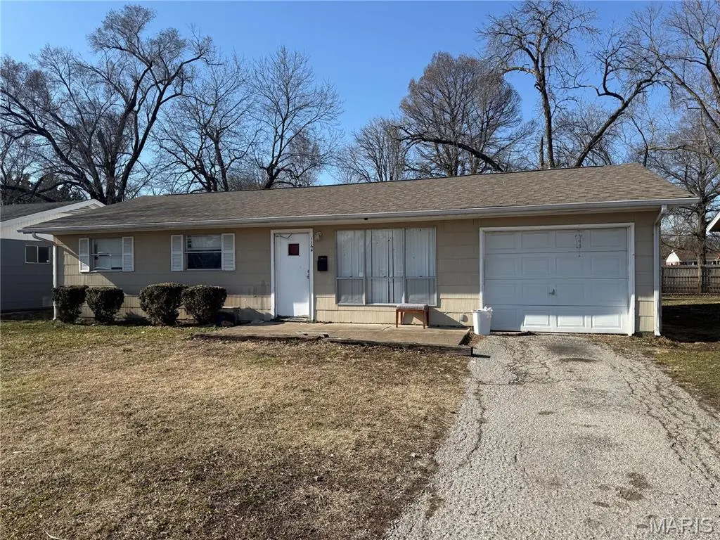 1164 Camp Jackson RD, Centerville, IL 62206