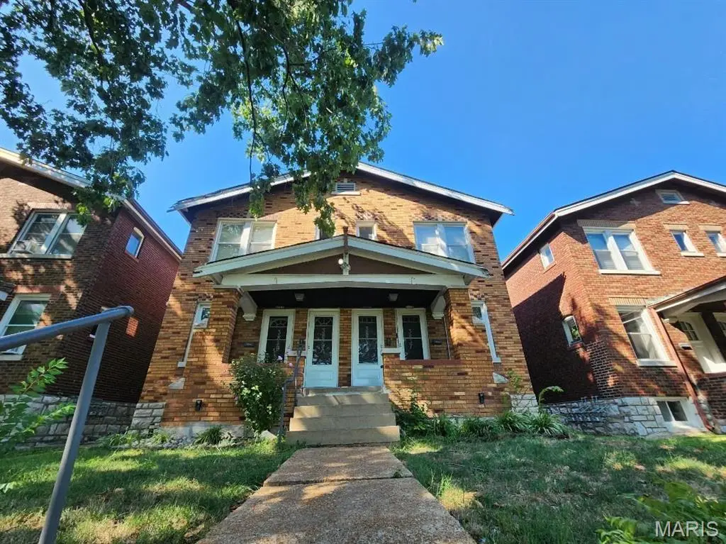 3837 Dunnica AVE, St Louis, MO 63116