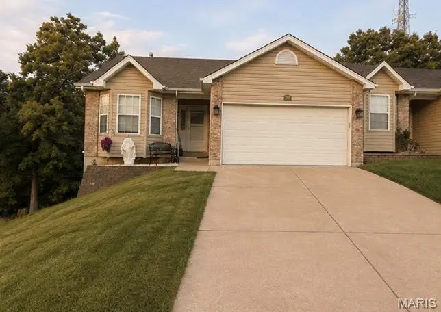200 Meadowview DR, Warrenton, MO 63383
