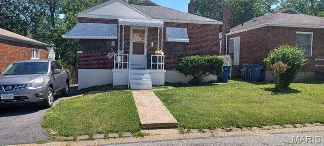 6607 Barken AVE, St Louis, MO 63121