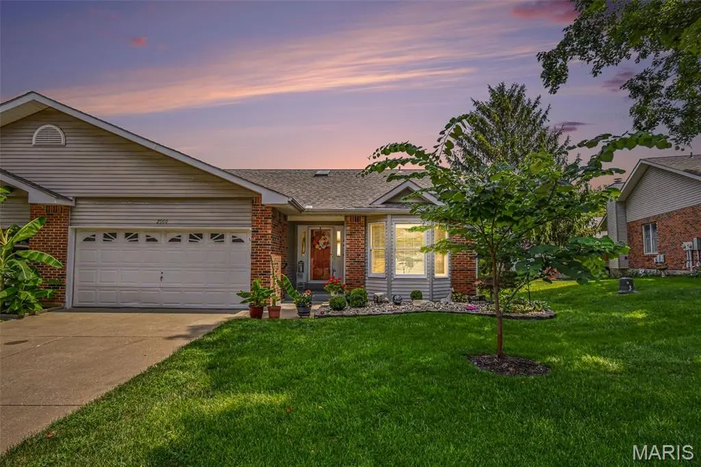2960 Sylvan LN #5D, St Charles, MO 63301
