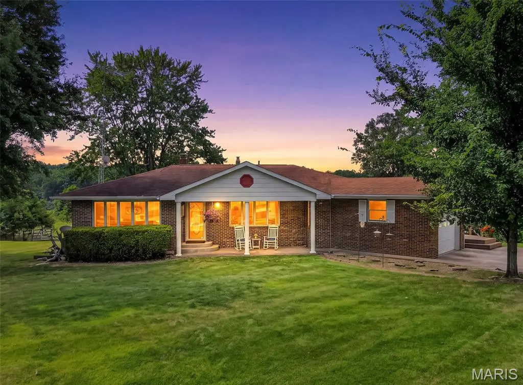 14524 Pike 277, Louisiana, MO 63353