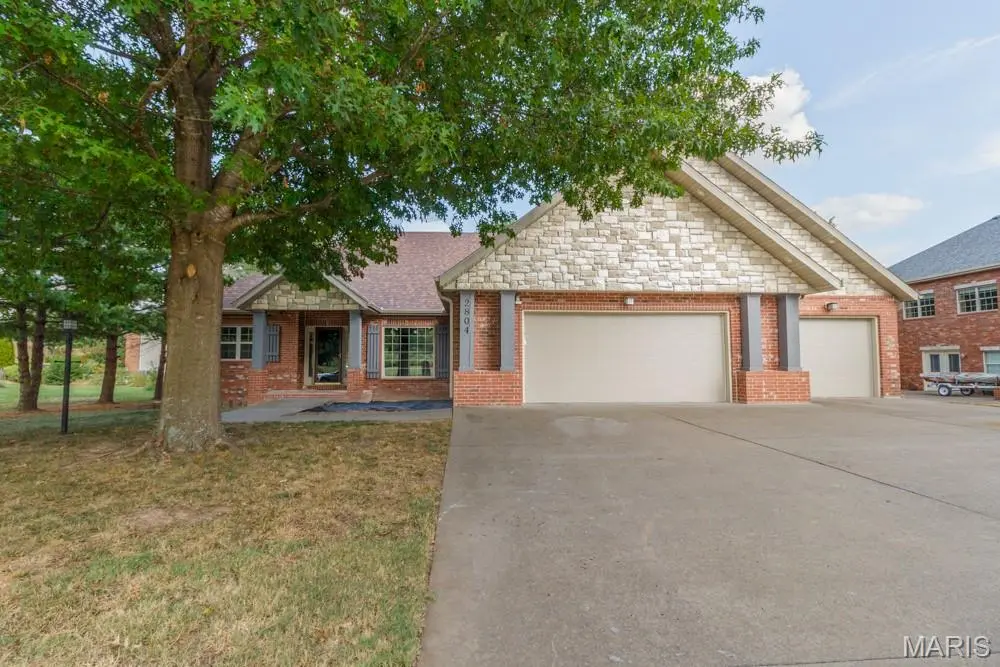 2804 BOARDWALK DR, Lebanon, MO 65536