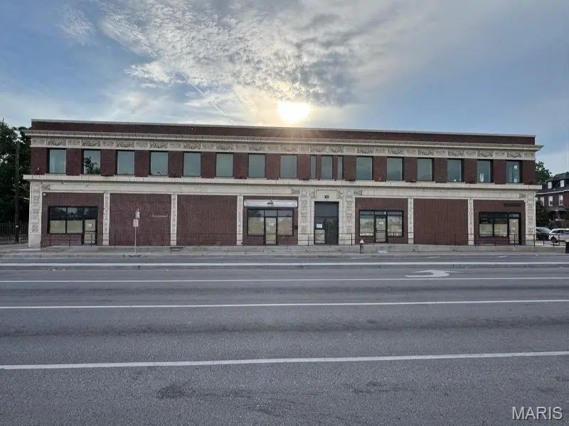 1259 N Kingshighway BLVD, St Louis, MO 63113