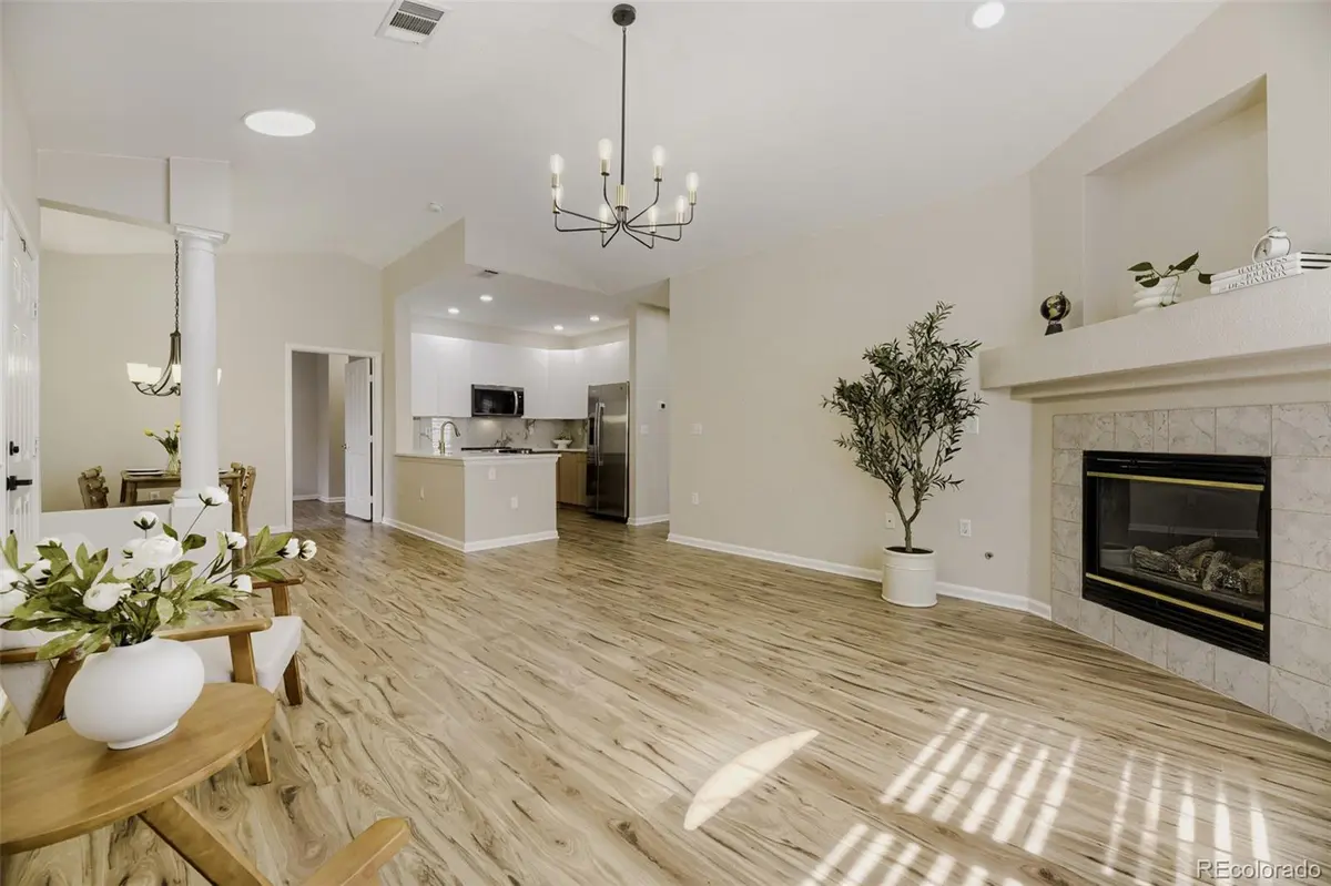 4045 S Crystal CIR #204, Aurora, CO 80014