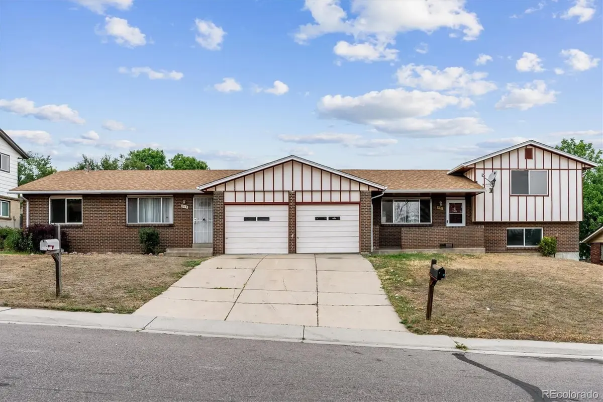 951-953 S Yarrow ST, Lakewood, CO 80226