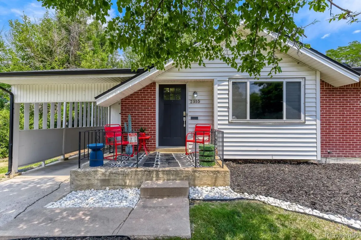 2555 E Maplewood AVE, Littleton, CO 80121