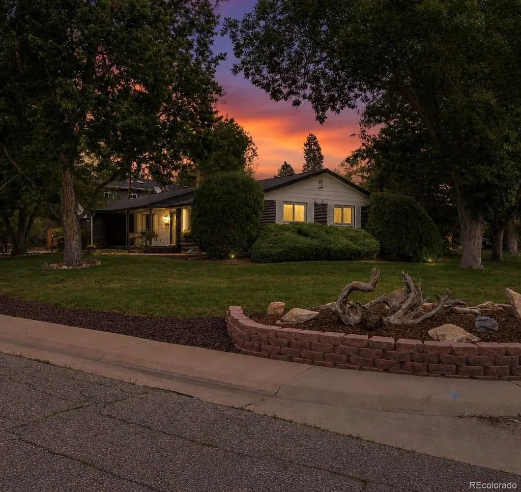 6902 Oak WAY, Arvada, CO 80004