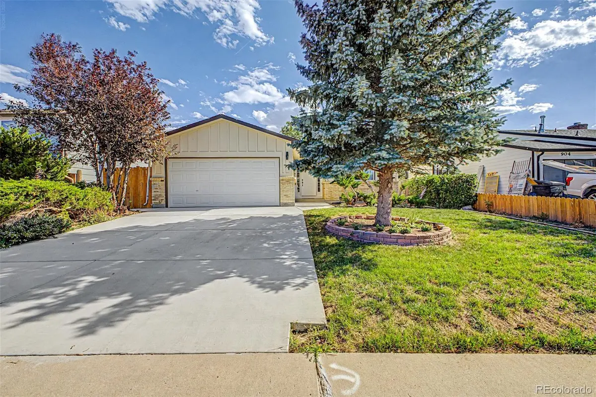 884 Madison WAY, Bennett, CO 80102