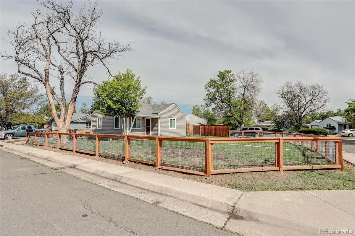 705 Newark ST, Aurora, CO 80010