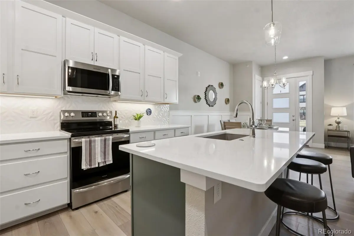 176 High Point DR, Longmont, CO 80504