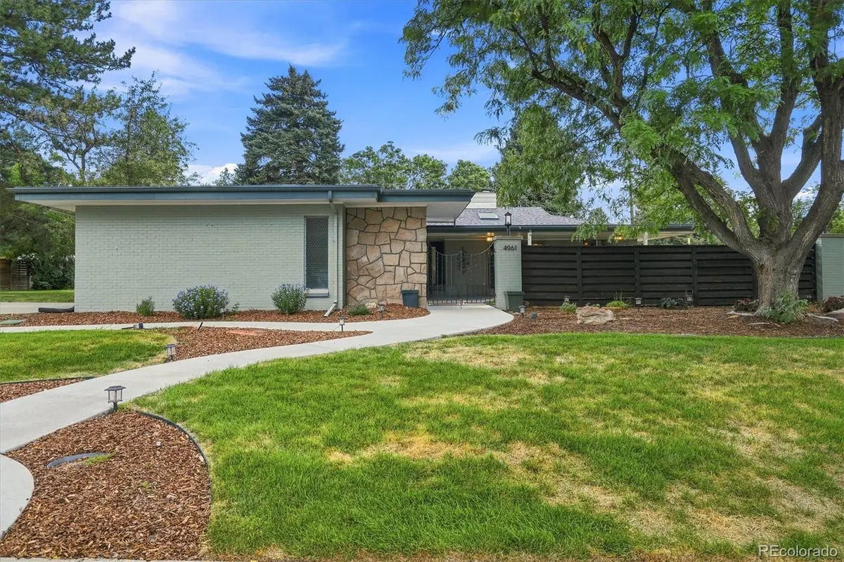 4961 W Quarles DR, Littleton, CO 80128