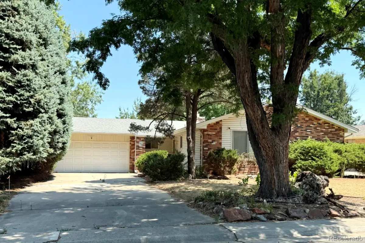 1114 S Oakland ST, Aurora, CO 80012