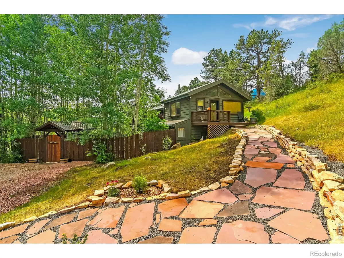 417 Dunraven Glade RD, Glen Haven, CO 80532