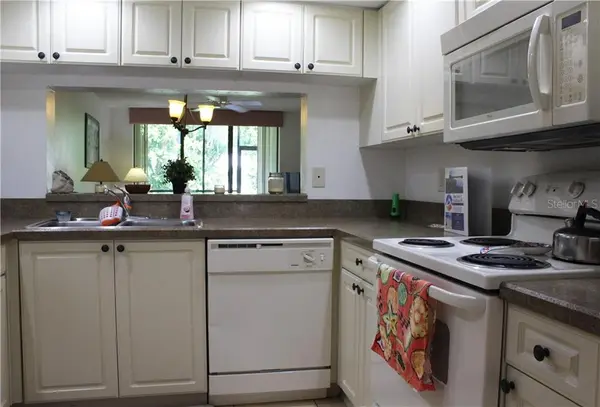 4450 47TH AVE W #102, Bradenton, FL 34210