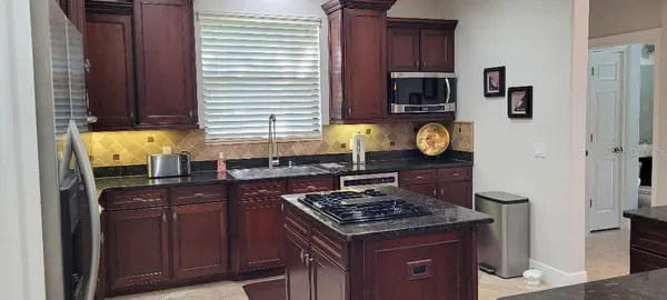 2675 LAKEBREEZE LN S, Clearwater, FL 33759