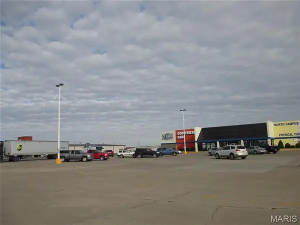 1302 N MARKET ST N, Sparta, IL 62286