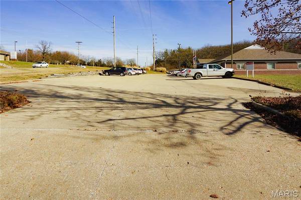 1810 E 10th ST, Rolla, MO 65401