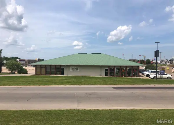 123 EVERGREEN Pkwy, Lebanon, MO 65536