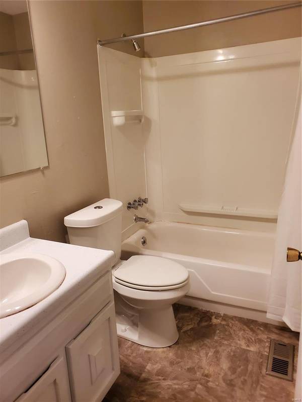 11930 Gravois Rd. #23, Sunset Hills, MO 63127