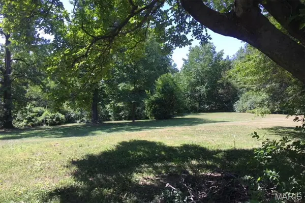 866 Deaver LN, Creve Coeur, MO 63141