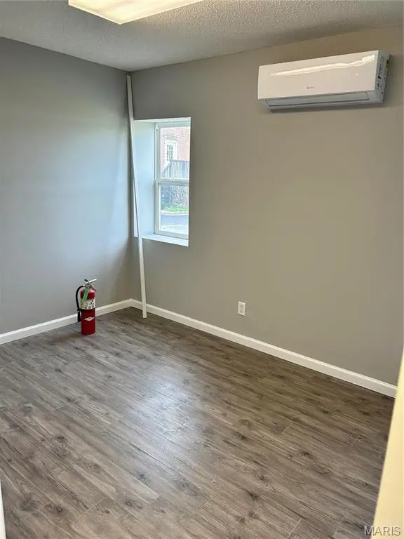 207 N Main Basement Unit B ST N, Columbia, IL 62236
