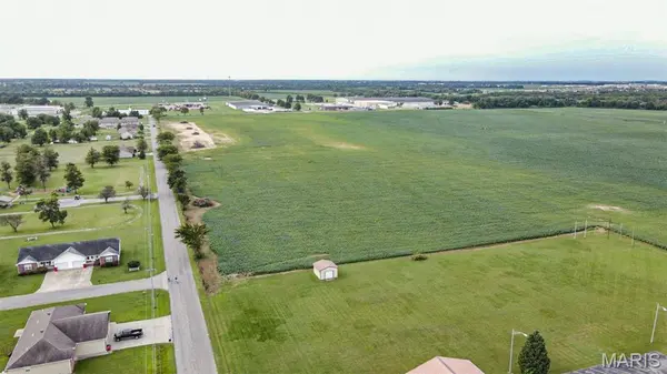 304 Seabiscuit DR, Sikeston, MO 63801